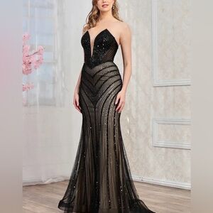 Black gown size 14